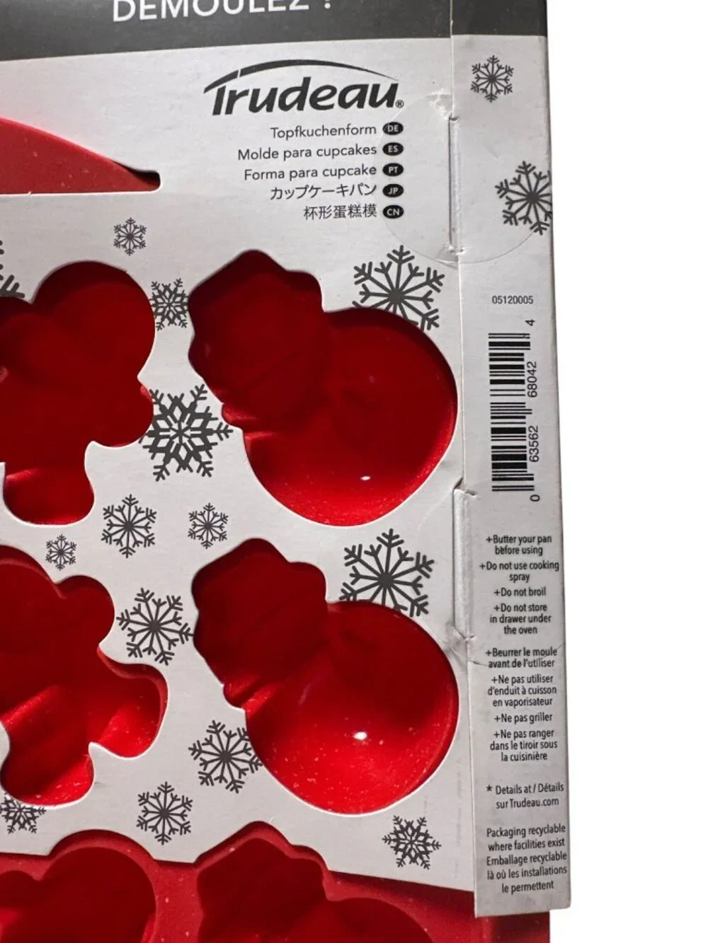 Trudeau Silicone 16-Cavity Holiday Cupcake Pan With Snowman & Gingerbread Man